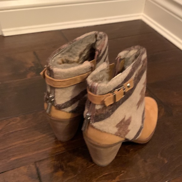 Super cute and chic Jessica Simpson Booties. - Picture 6 of 6